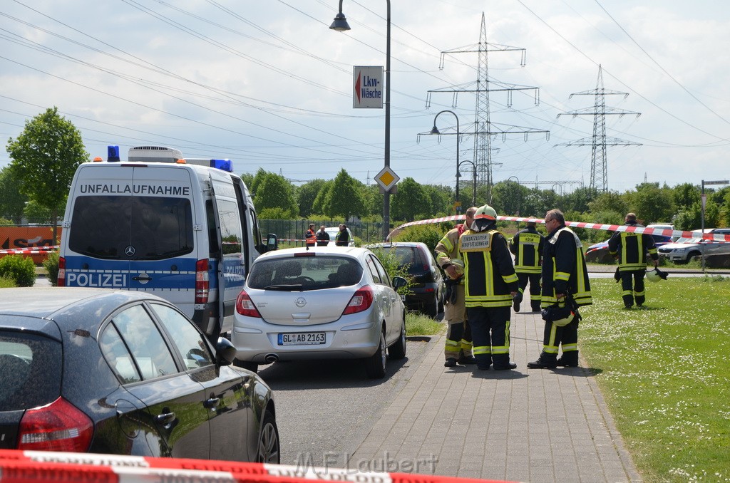 Schwerer Bus Unfall Koeln Porz Gremberghoven Neuenhofstr P329.JPG - Miklos Laubert